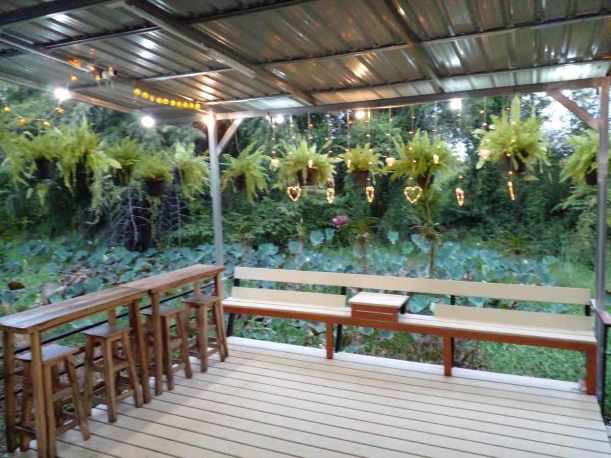 In Love Resort Chainat Luaran gambar
