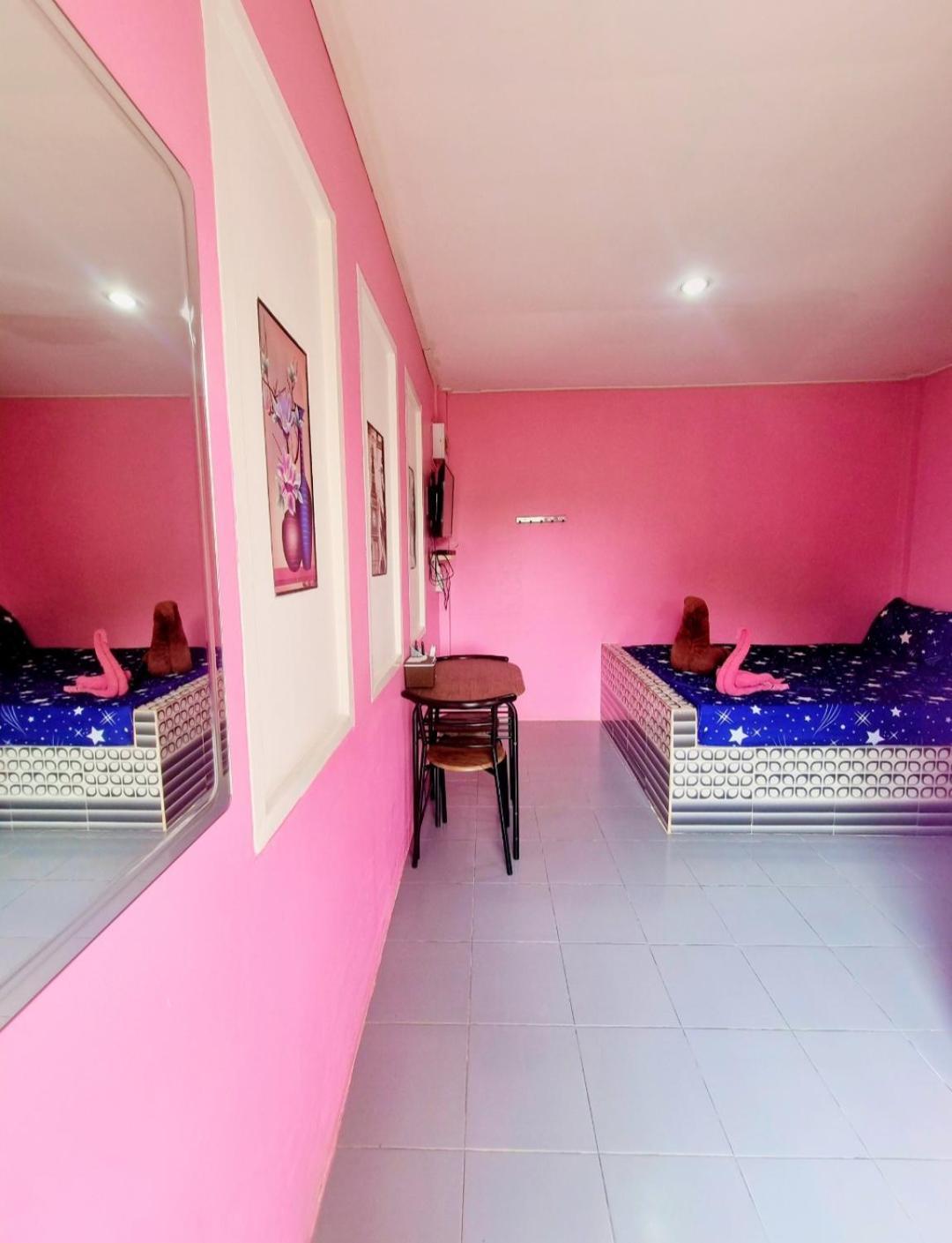 In Love Resort Chainat Luaran gambar