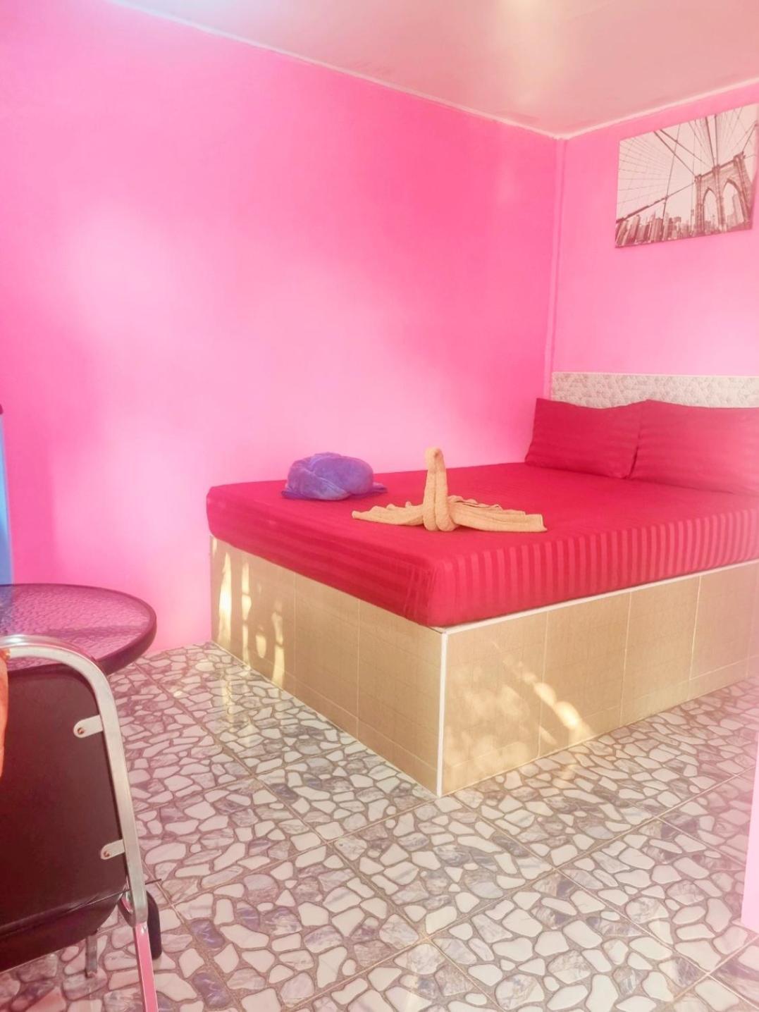 In Love Resort Chainat Luaran gambar