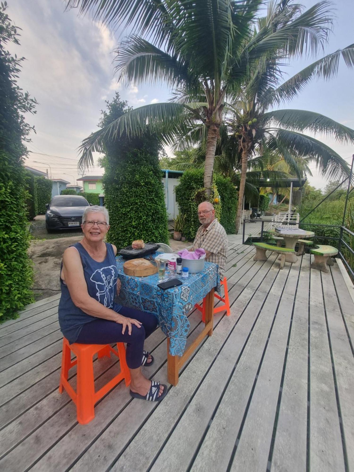 In Love Resort Chainat Luaran gambar